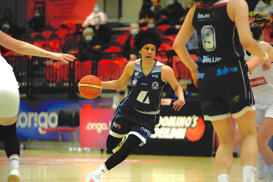Keflavík volvió a la senda del triunfo con brillante actuación de Daniela Wallen