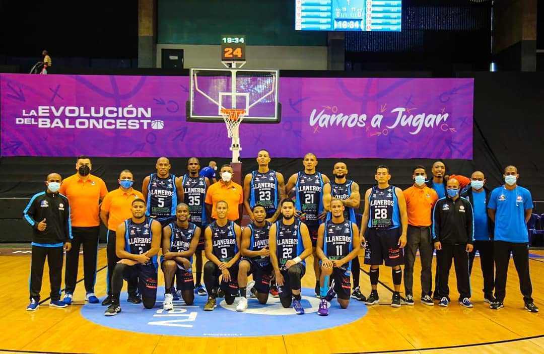 Llaneros remontó y derrotó a Gladiadores