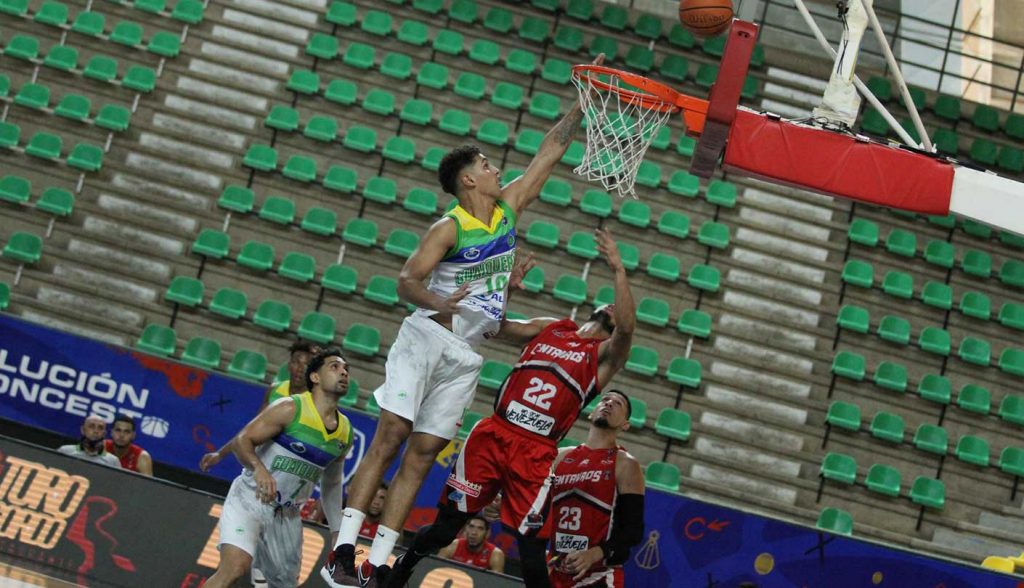 Guaiqueríes vence a Centauros y lidera el Grupo B