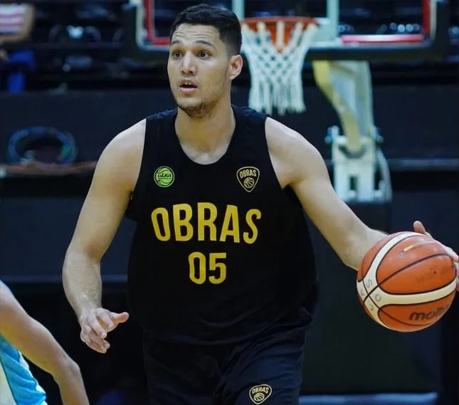 Fernando Fuenmayor guió triunfo de Obras con nuevo doble-doble