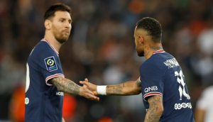 La afición parisina no tiene cariño por Messi y Neymar